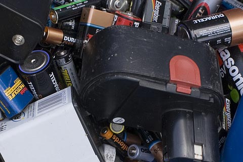 惠民大年陈动力电池回收价格→专业回收动力电池,山特电池回收